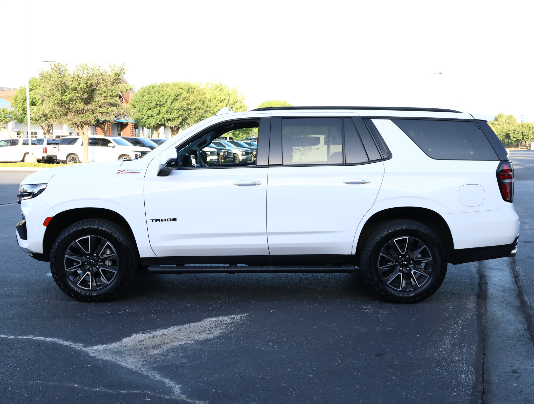 Used 2023 Chevrolet Tahoe Z71 w/ Z71 Off-Road Package AWD/4WD image 37