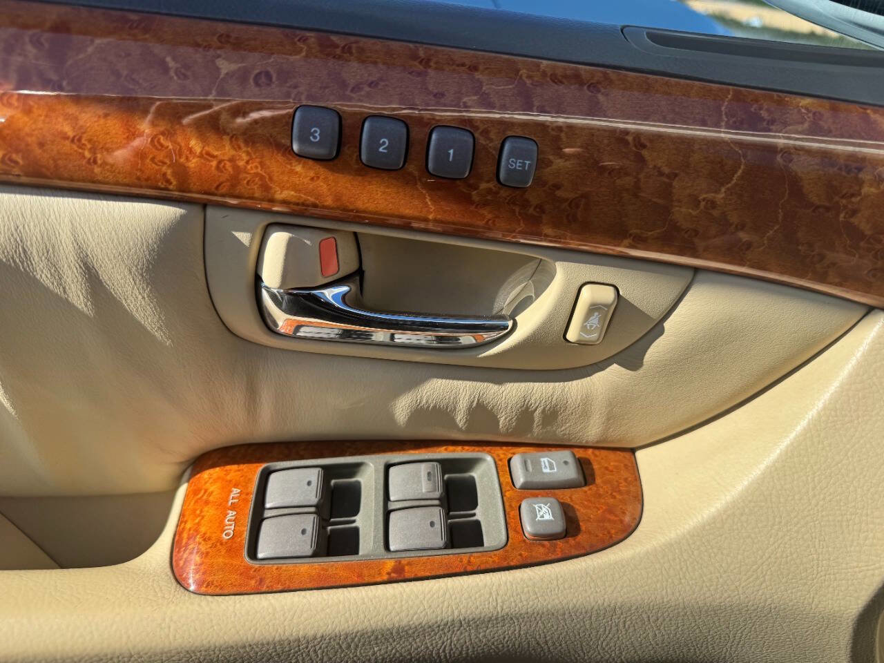 Used 2004 Lexus LS 430 image 10