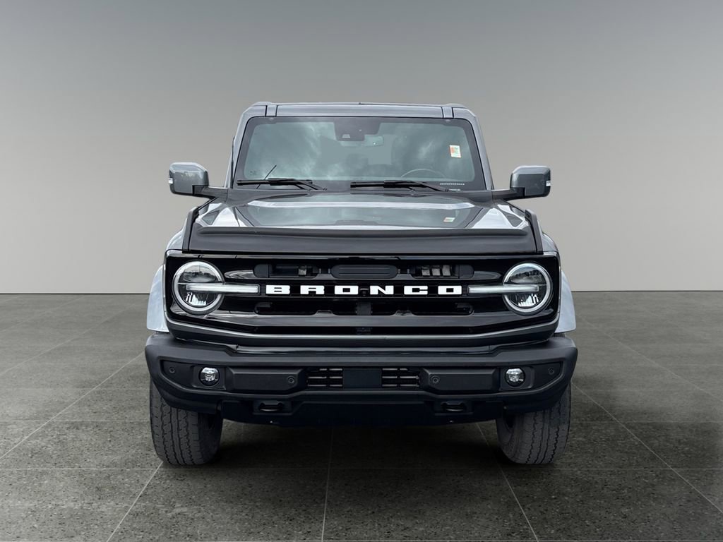 Used 2022 Ford Bronco Outer Banks image 2