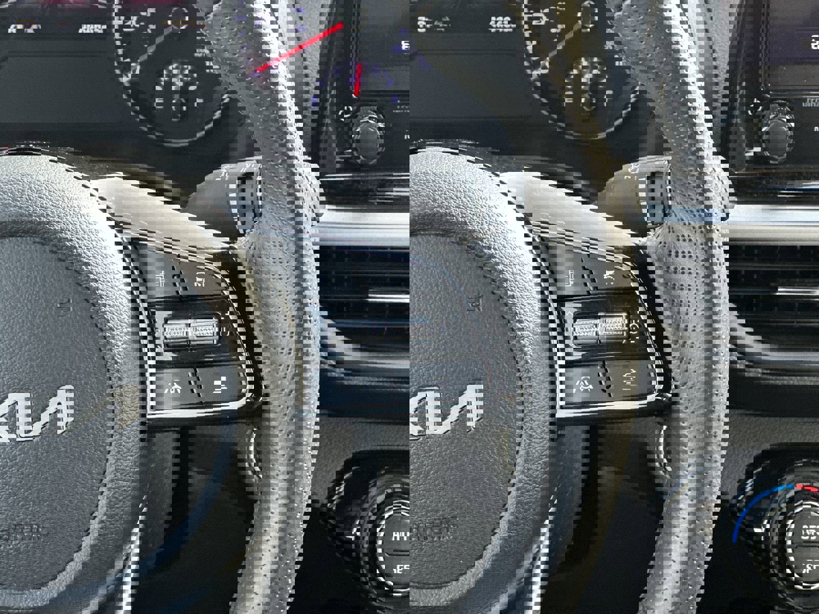 Used 2024 Kia Forte GT-Line w/ GT-Line Premium Package image 21