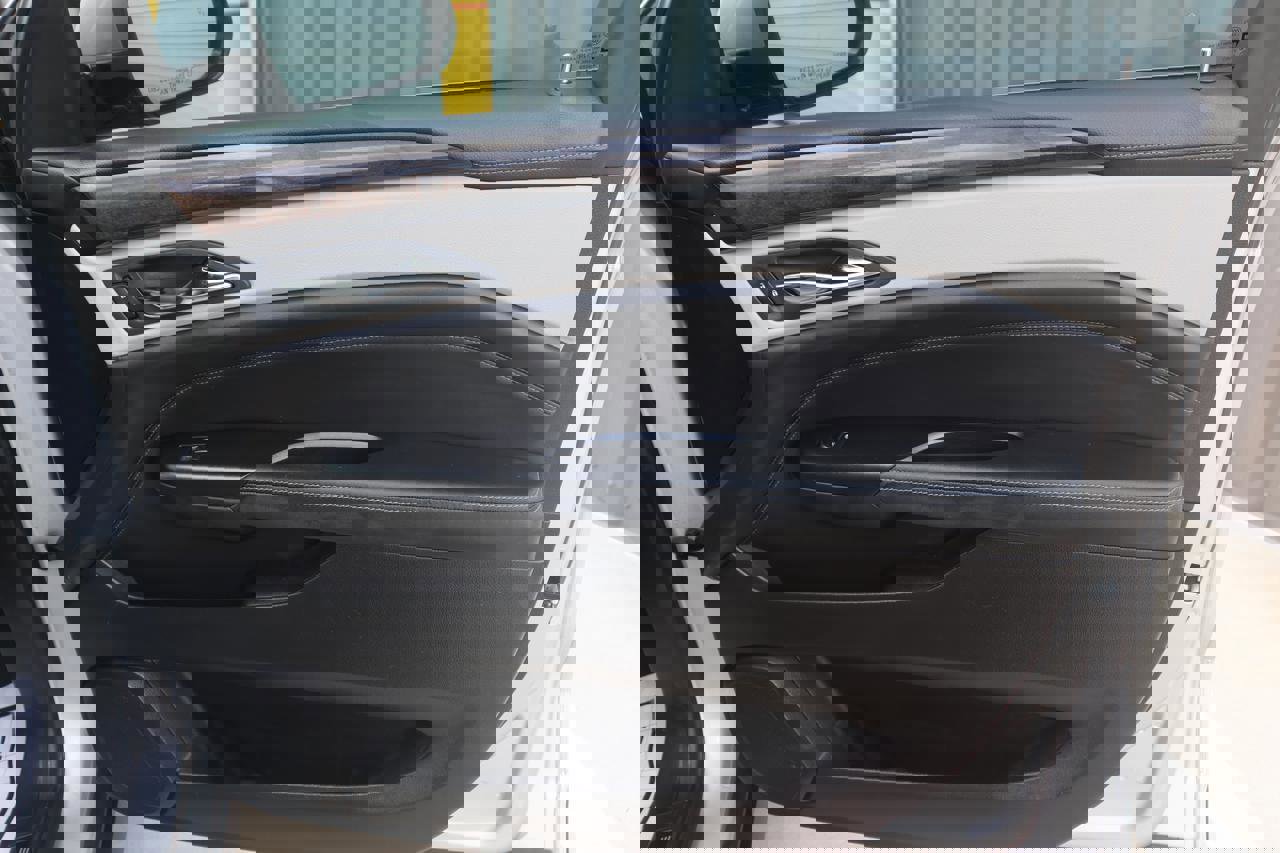 Used 2016 Cadillac SRX Premium image 24