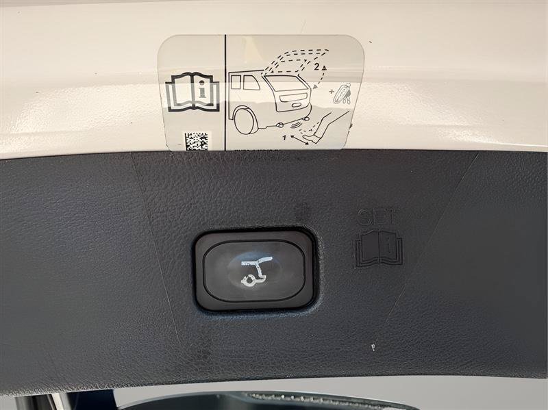 Used 2018 Ford Edge SEL w/ Equipment Group 201A FWD image 39