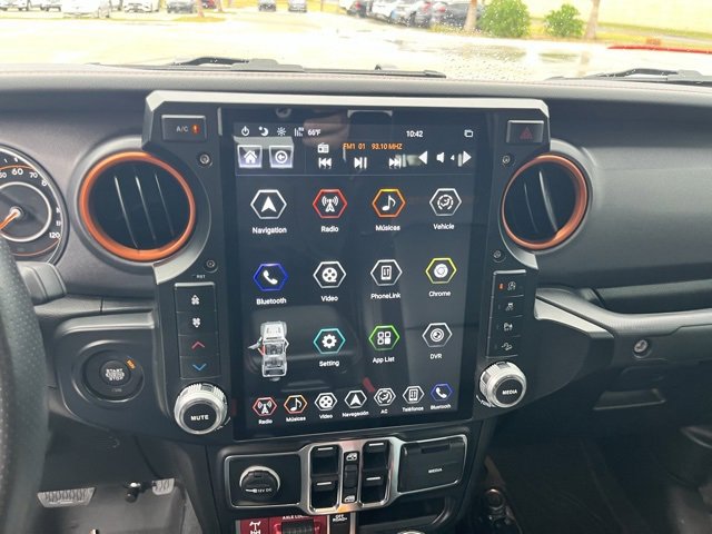 Used 2023 Jeep Gladiator Mojave w/ Cold Weather Group image 13