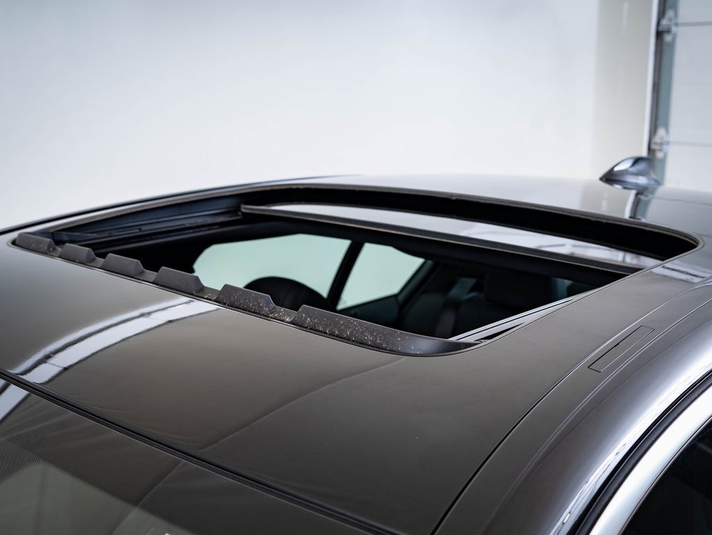 Used 2021 BMW 540i xDrive w/ Premium Package image 13