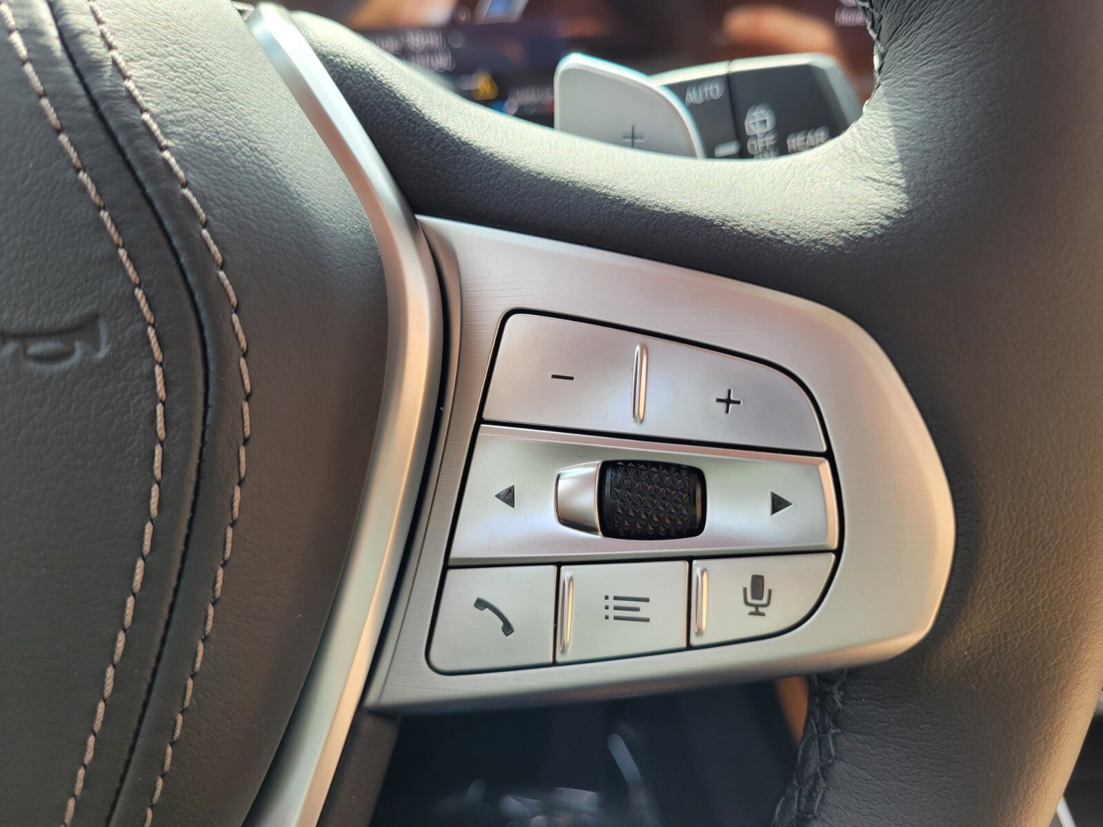 New 2026 BMW X7 xDrive40i w/ Premium Package image 27