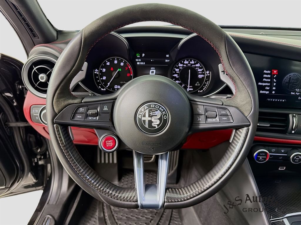 Used 2019 Alfa Romeo Giulia Quadrifoglio w/ Driver Assist Dynamic Package RWD image 12