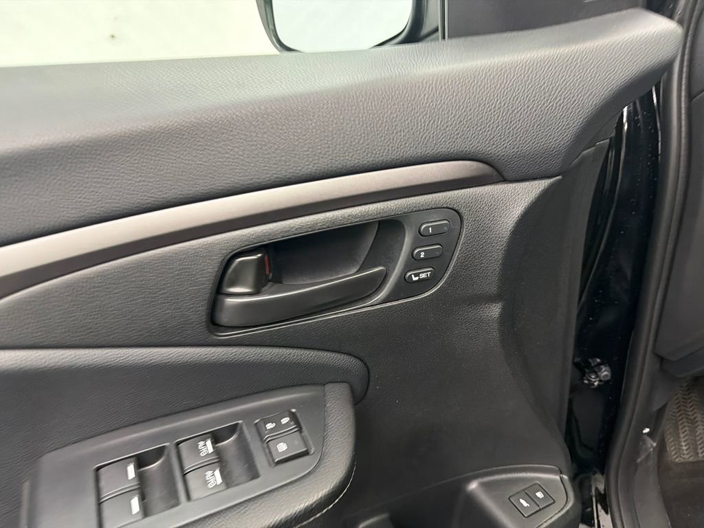 Used 2022 Honda Passport EX-L image 12