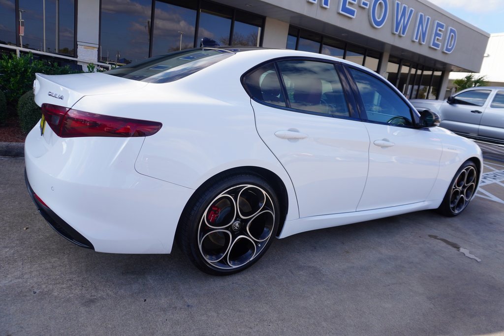Used 2022 Alfa Romeo Giulia Veloce image 6