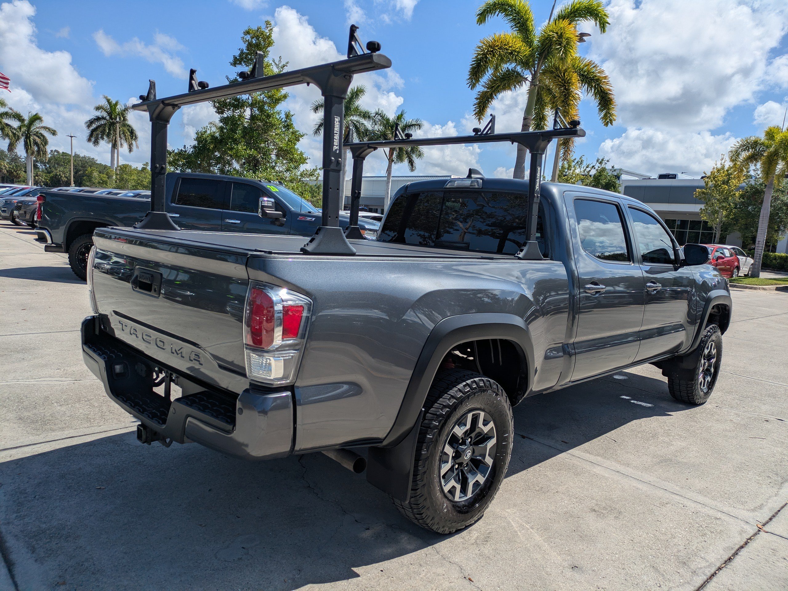 Used 2022 Toyota Tacoma TRD Off-Road w/ Technology Package AWD/4WD image 4