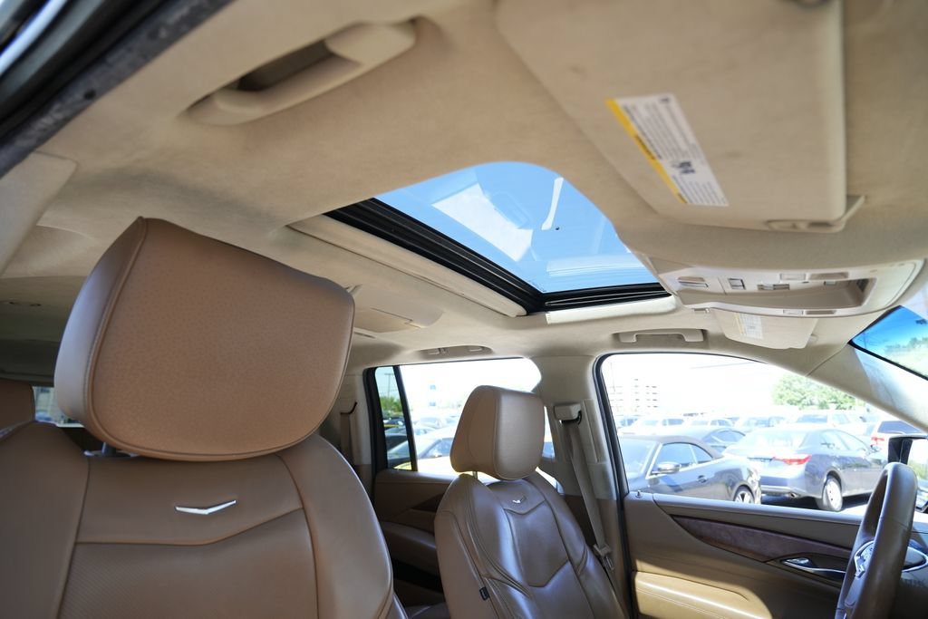 Used 2015 Cadillac Escalade ESV Platinum AWD/4WD image 30