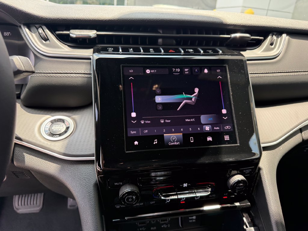 New 2026 Jeep Grand Cherokee Laredo RWD image 11