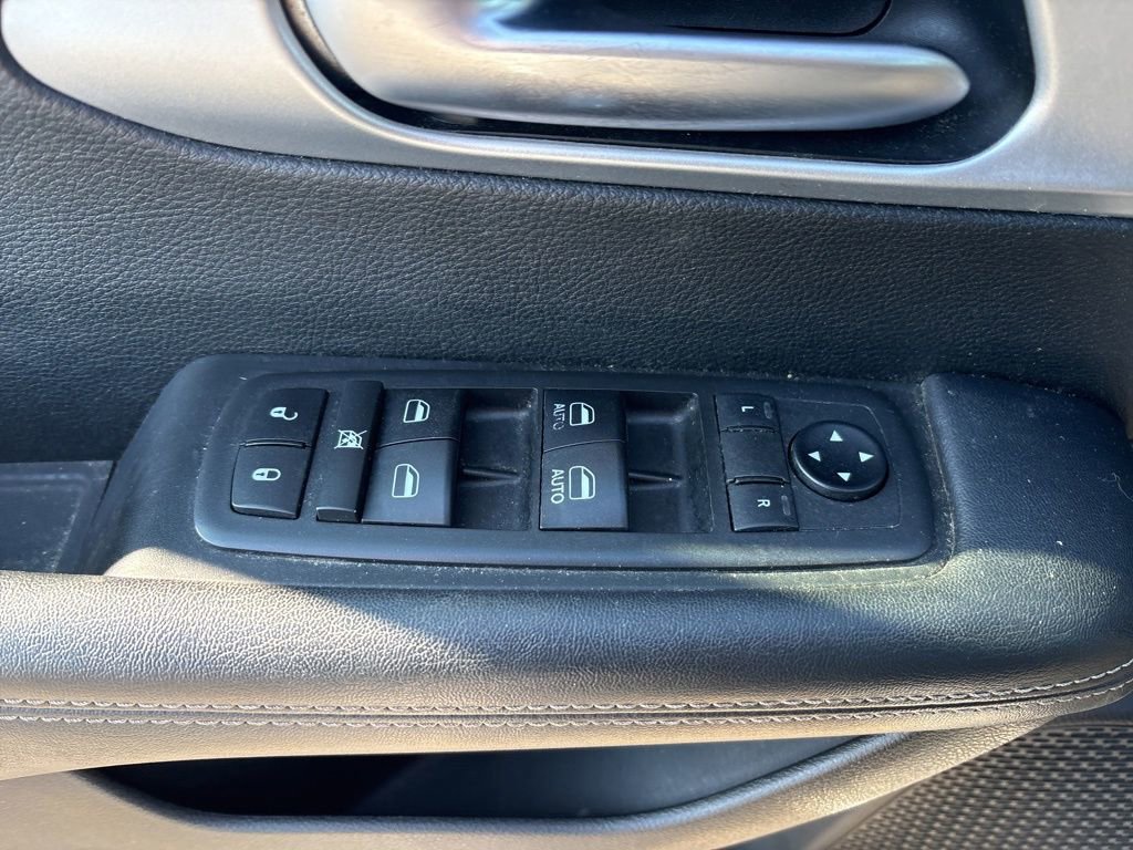 Used 2018 Chrysler Pacifica Touring Plus w/ S Appearance Package image 16