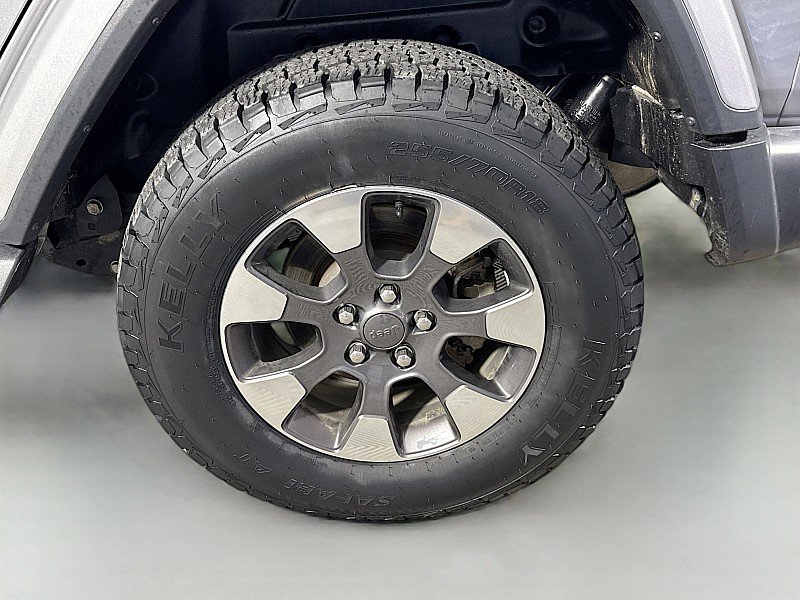 Used 2018 Jeep Wrangler Unlimited Sahara w/ Cold Weather Group image 29