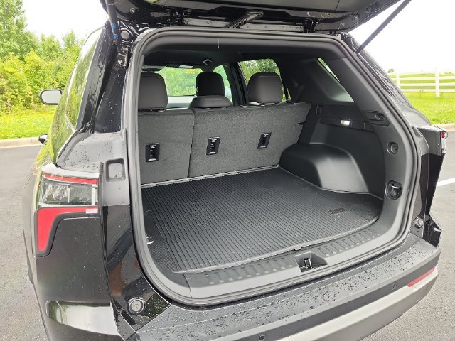 New 2027 Chevrolet Equinox LT w/ Safety and Technology Package FWD image 18