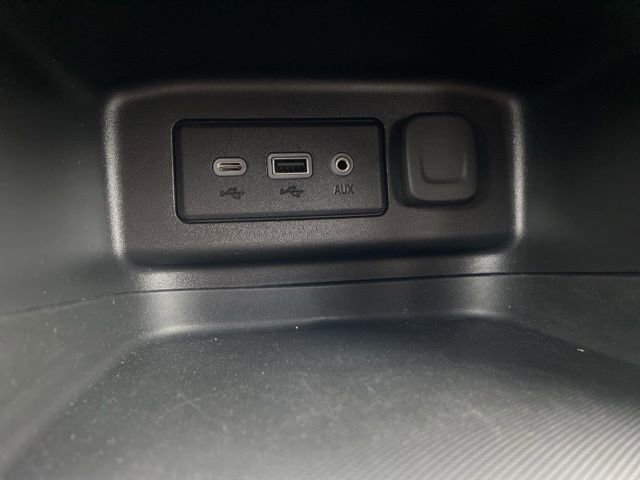 Used 2023 Chevrolet Equinox LT FWD image 28