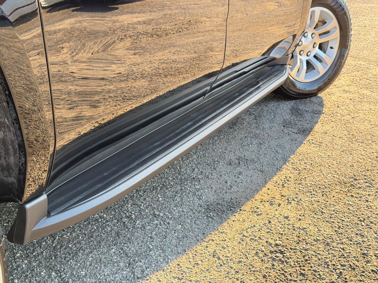 Used 2020 Chevrolet Suburban LT image 95