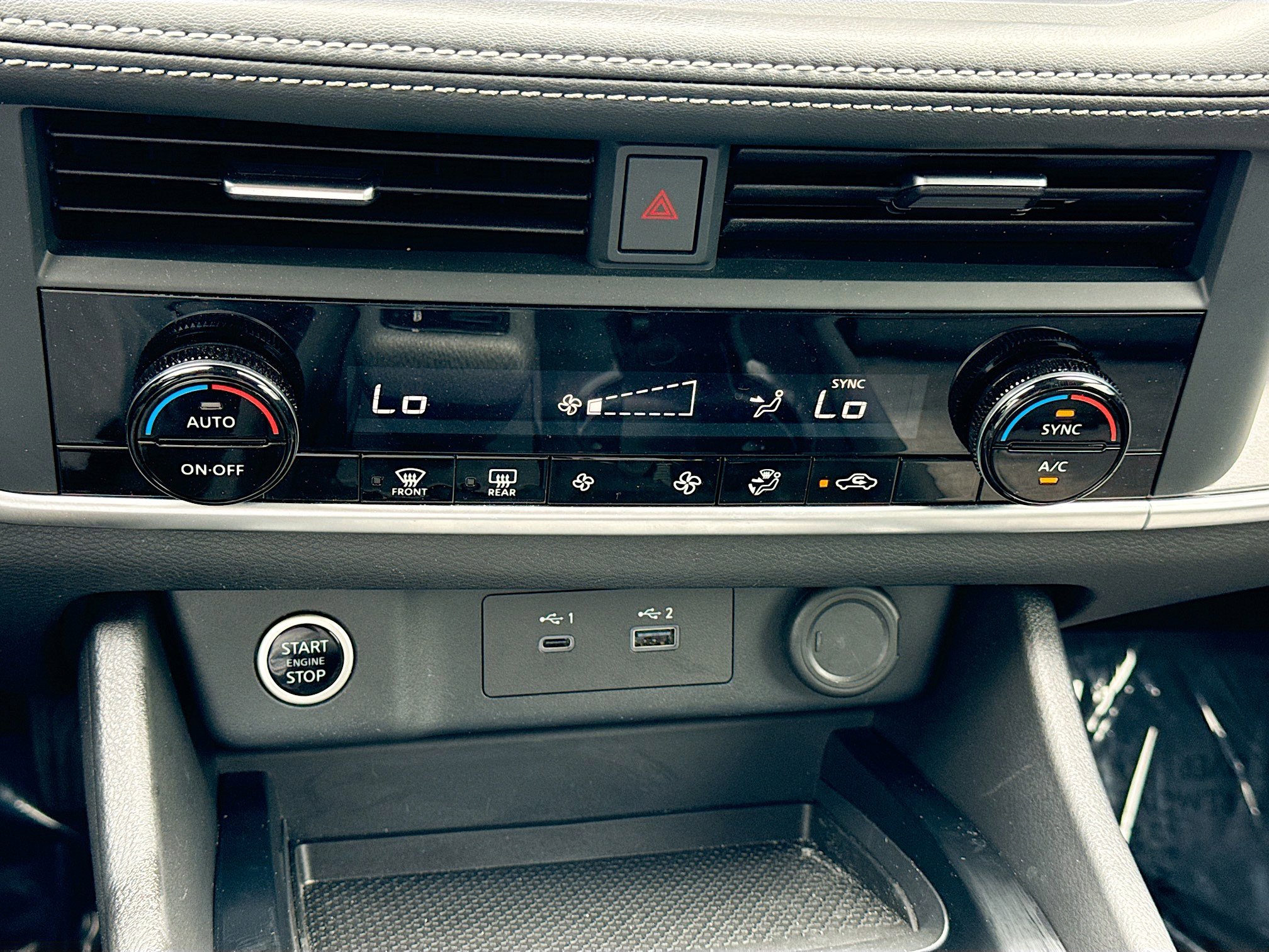 Used 2023 Nissan Rogue SV image 33