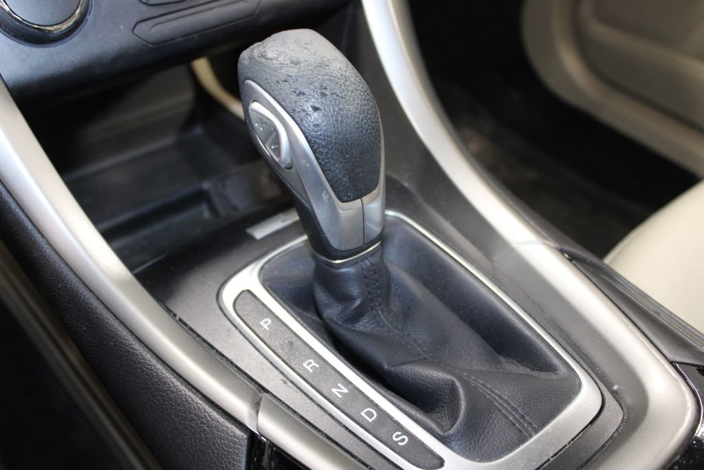 Used 2014 Ford Fusion SE FWD image 25
