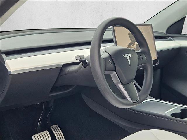 Used 2024 Tesla Model Y Performance image 10