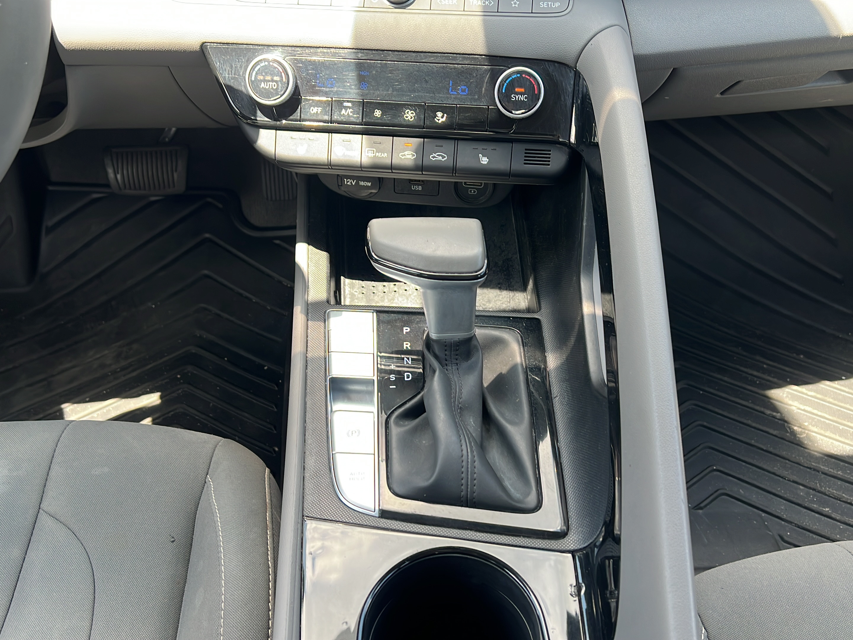 Certified 2023 Hyundai Elantra SEL w/ Convenience Package FWD image 17