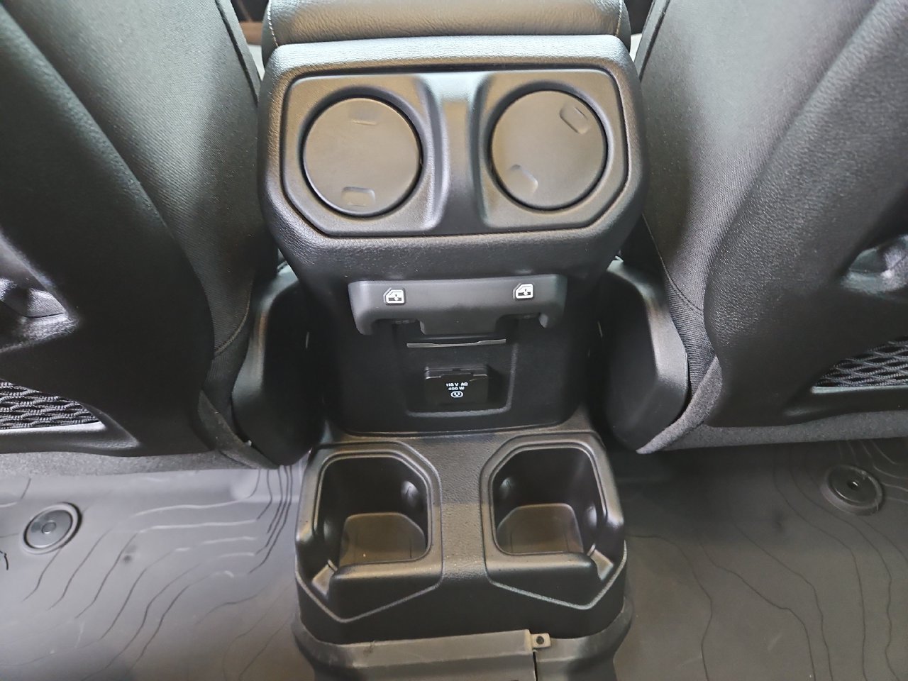 New 2026 Jeep Gladiator Mojave w/ Steel Bumper Group AWD/4WD image 15