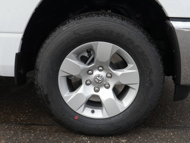 New 2026 RAM 1500 4x4 Crew Cab image 11