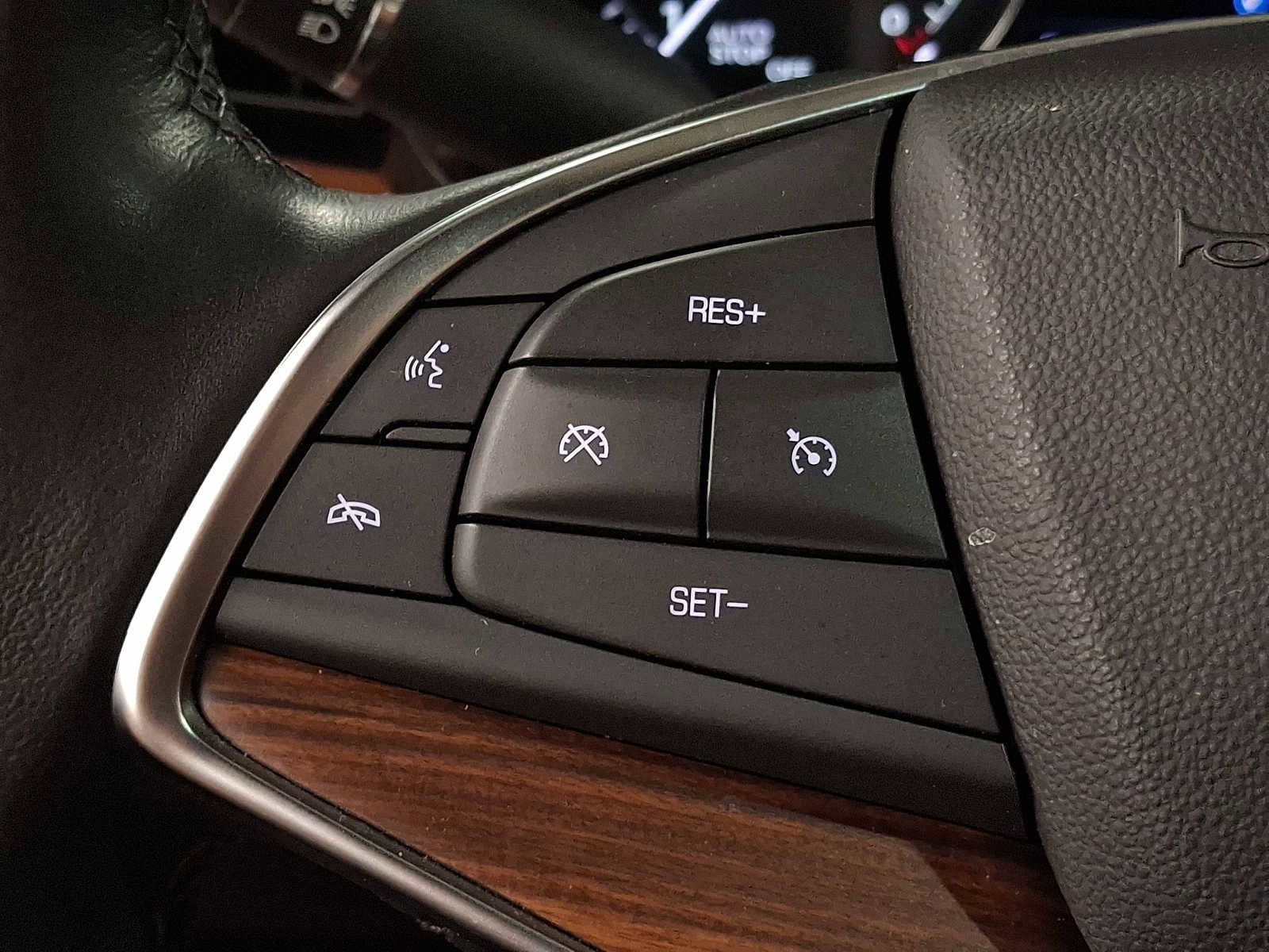 Used 2024 Cadillac XT5 Premium Luxury w/ Technology Package AWD/4WD image 17