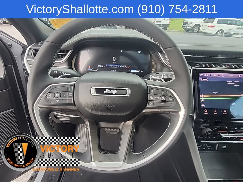 Certified 2025 Jeep Grand Cherokee Limited w/ Luxury Tech Group II AWD/4WD image 10