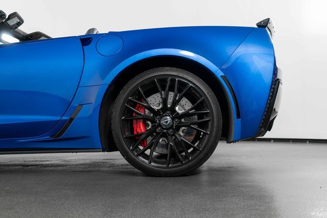 Used 2015 Chevrolet Corvette Z06 w/ 3LZ Preferred Equipment Group image 13