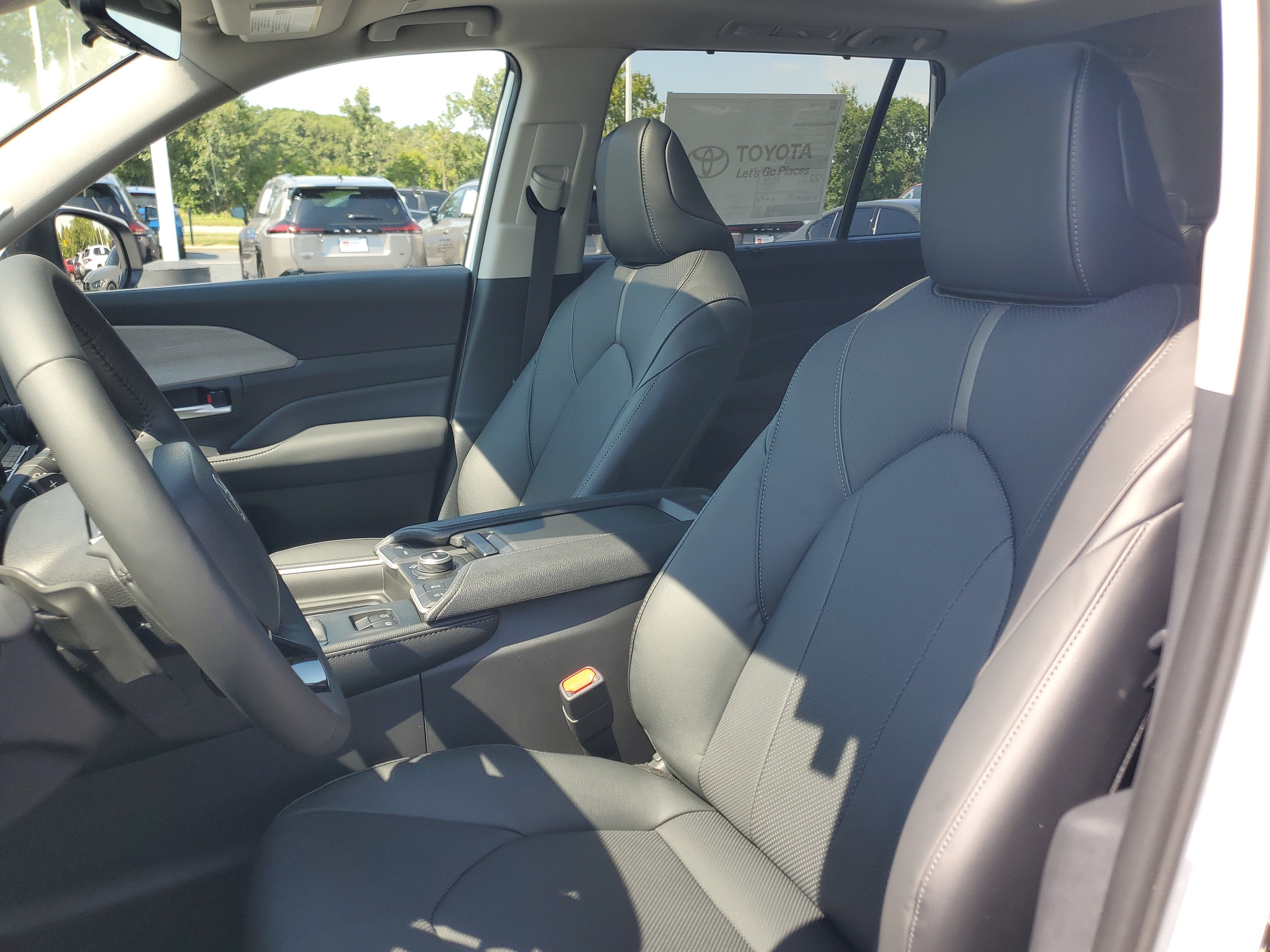 New 2026 Toyota Grand Highlander AWD image 21