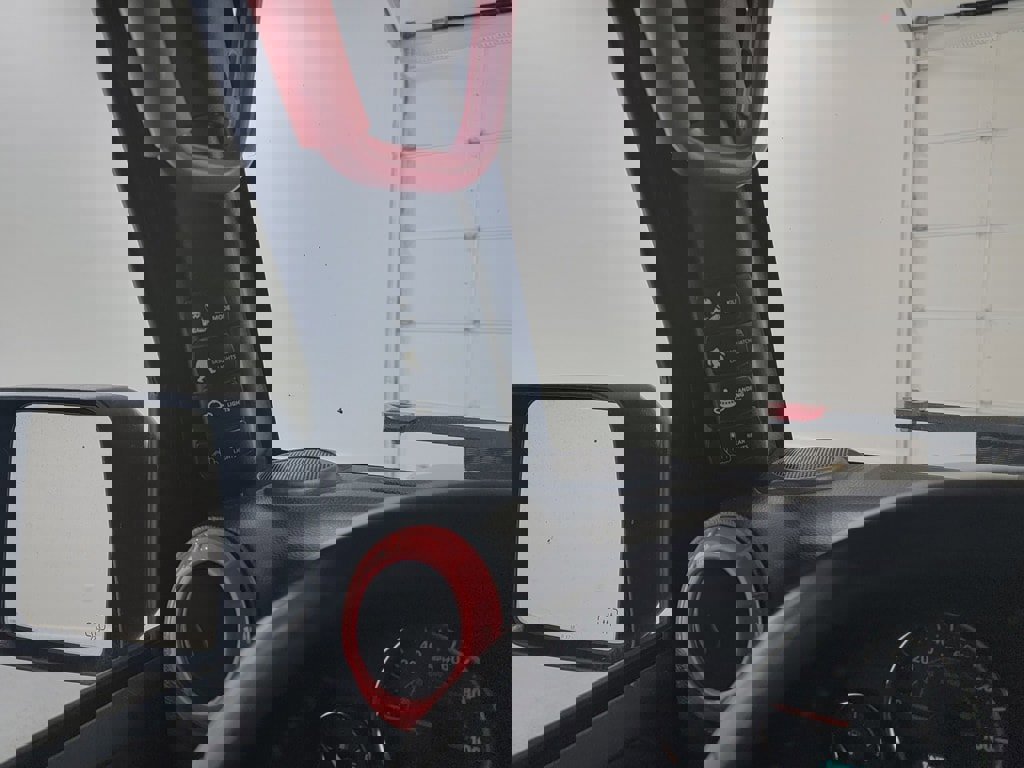 Used 2018 Jeep Wrangler Unlimited Rubicon w/ Connectivity Group image 36