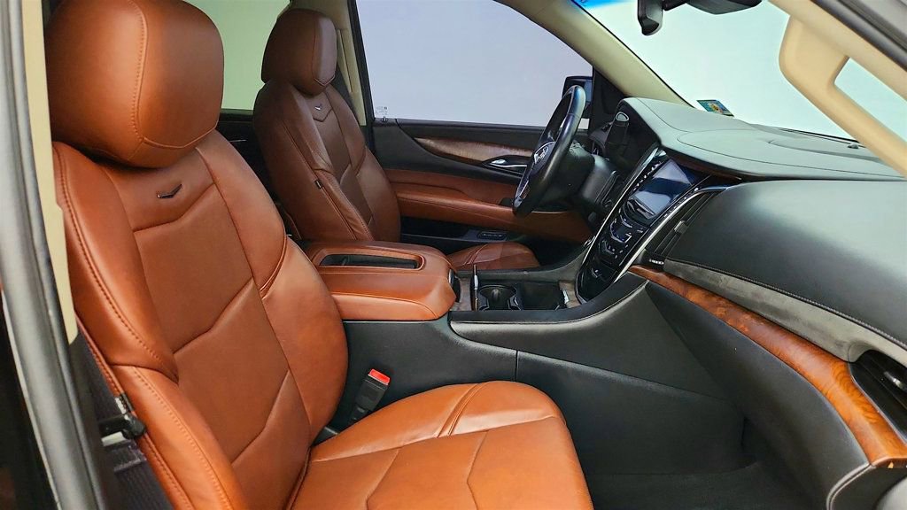 Used 2015 Cadillac Escalade Premium image 27