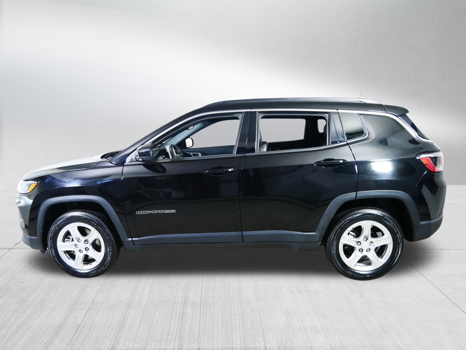 Used 2024 Jeep Compass Latitude image 4