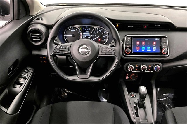 New 2025 Nissan Kicks Play S image 19