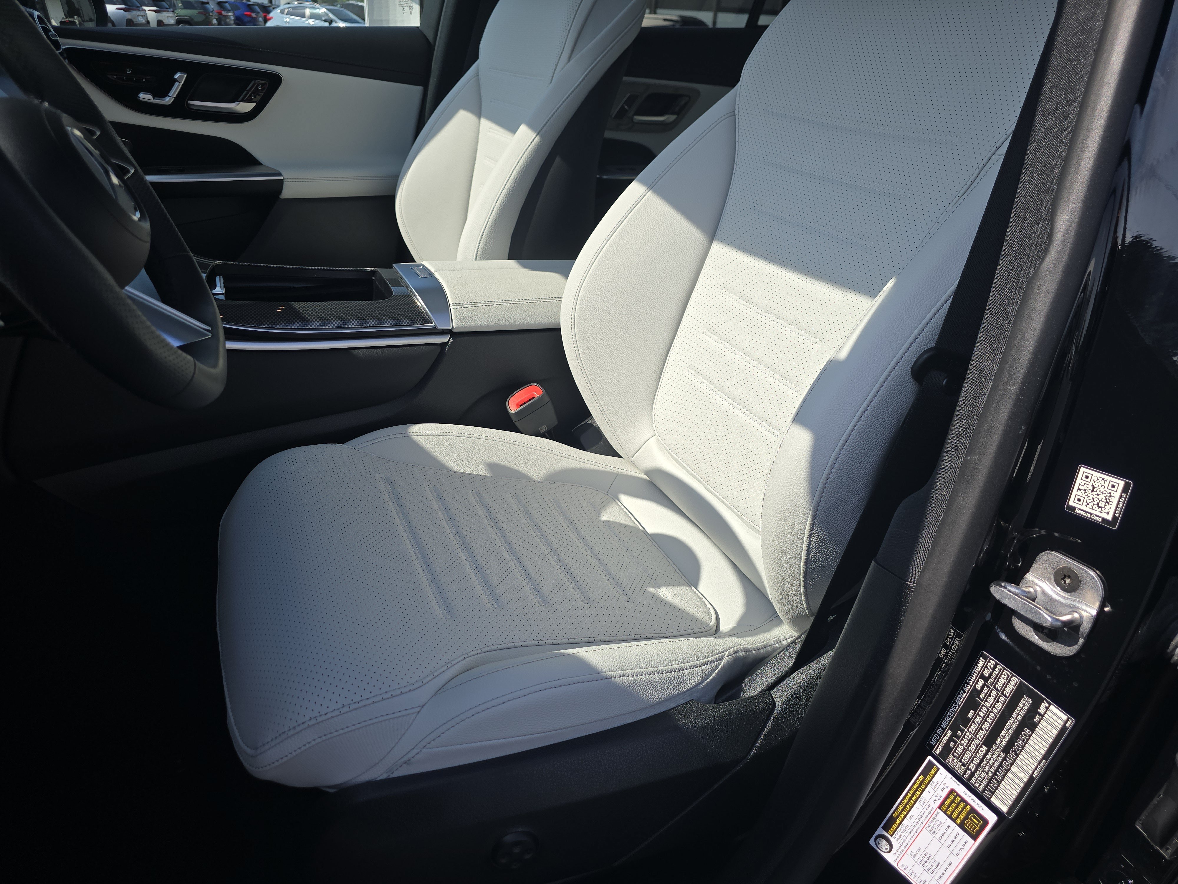 Used 2024 Mercedes-Benz GLC 300 4MATIC image 21