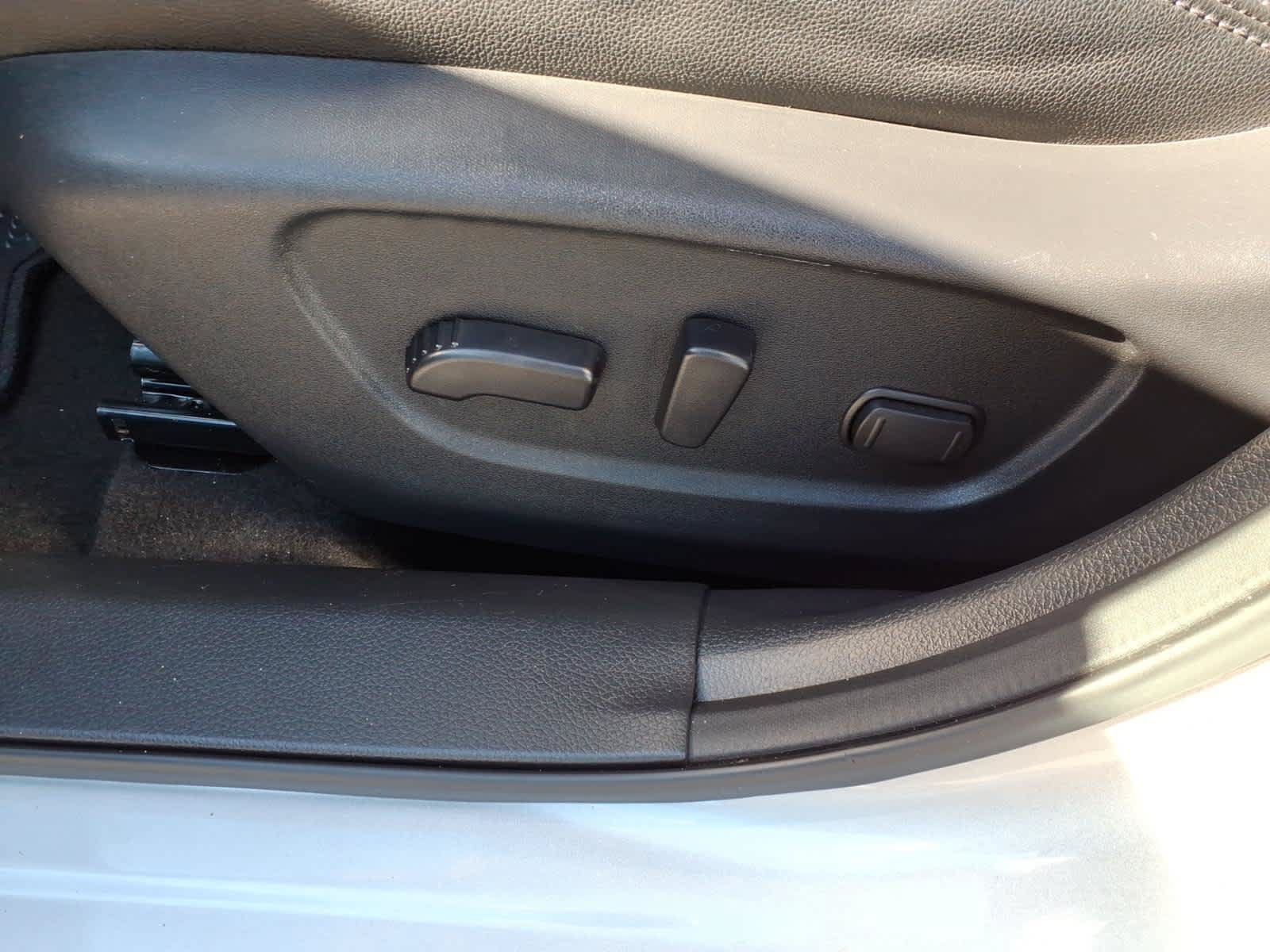 Used 2020 Nissan Rogue SL AWD/4WD image 17