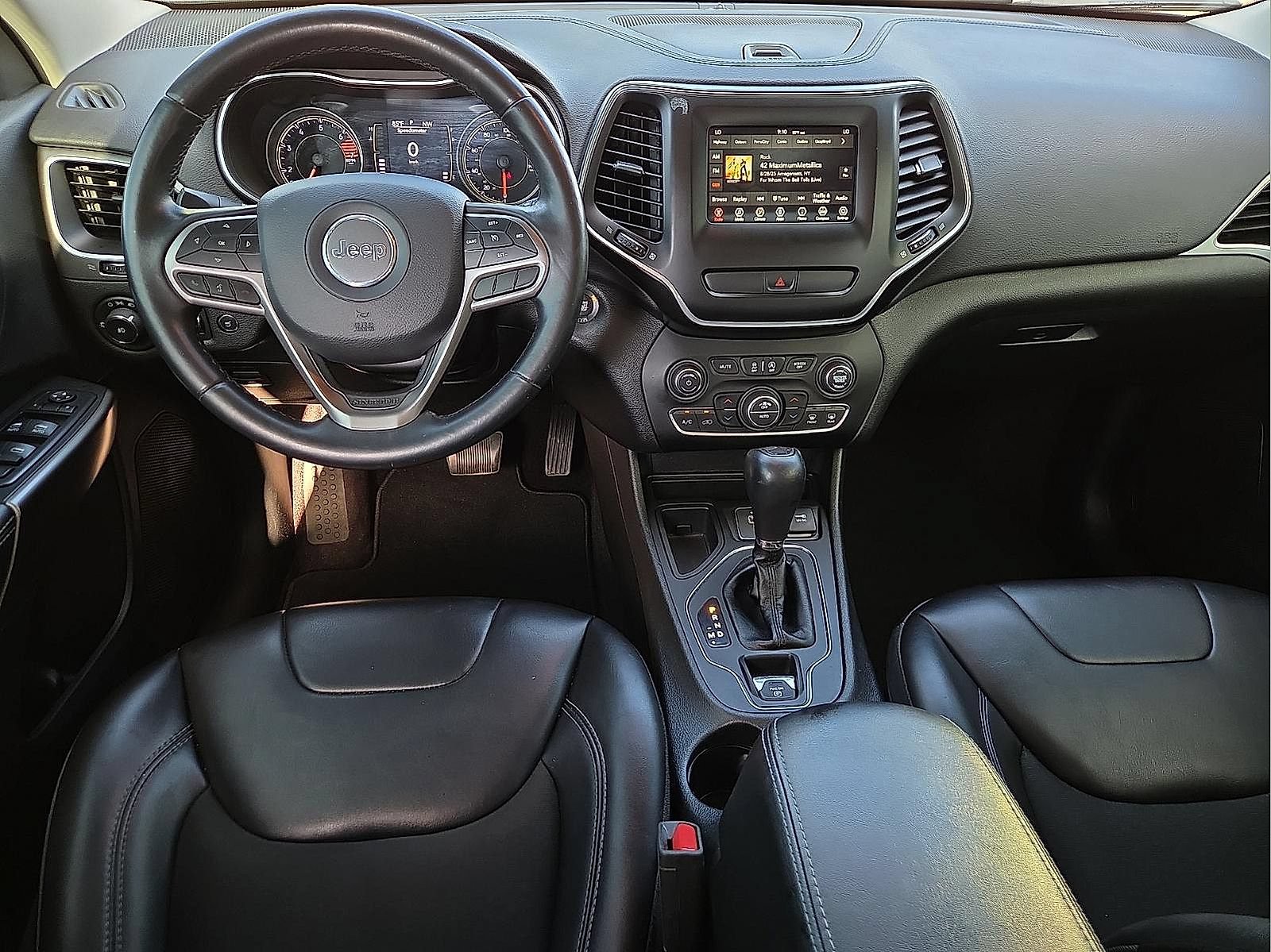 Used 2019 Jeep Cherokee Latitude Plus w/ Comfort/Convenience Group FWD image 11