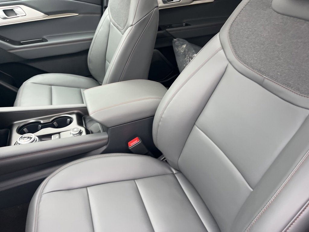 New 2026 Ford Explorer Active image 10