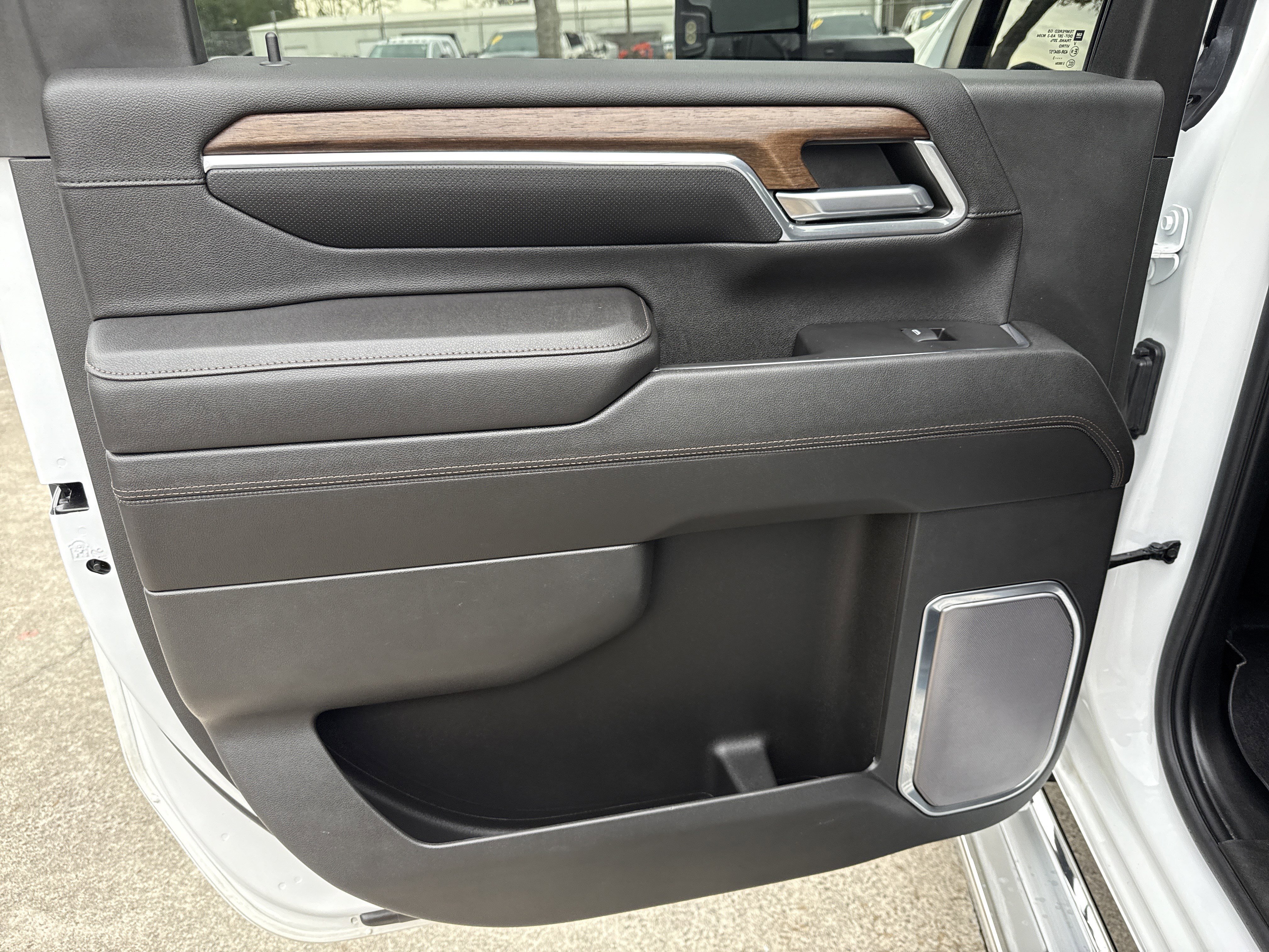 Used 2024 Chevrolet Silverado 2500 High Country w/ Technology Package image 26