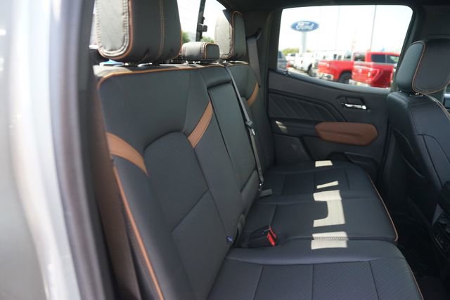 Used 2024 GMC Canyon AT4 w/ AT4 Premium Package AWD/4WD image 17