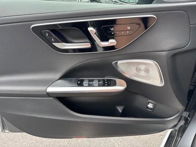 New 2025 Mercedes-Benz C 300 4MATIC Sedan image 19