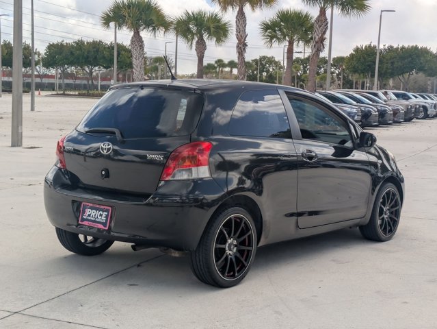 Used 2010 Toyota Yaris 2-Door Hatchback image 5