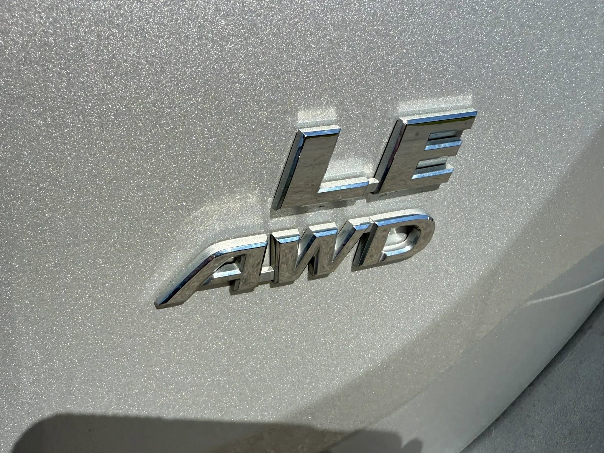 Used 2015 Toyota RAV4 LE AWD/4WD image 6