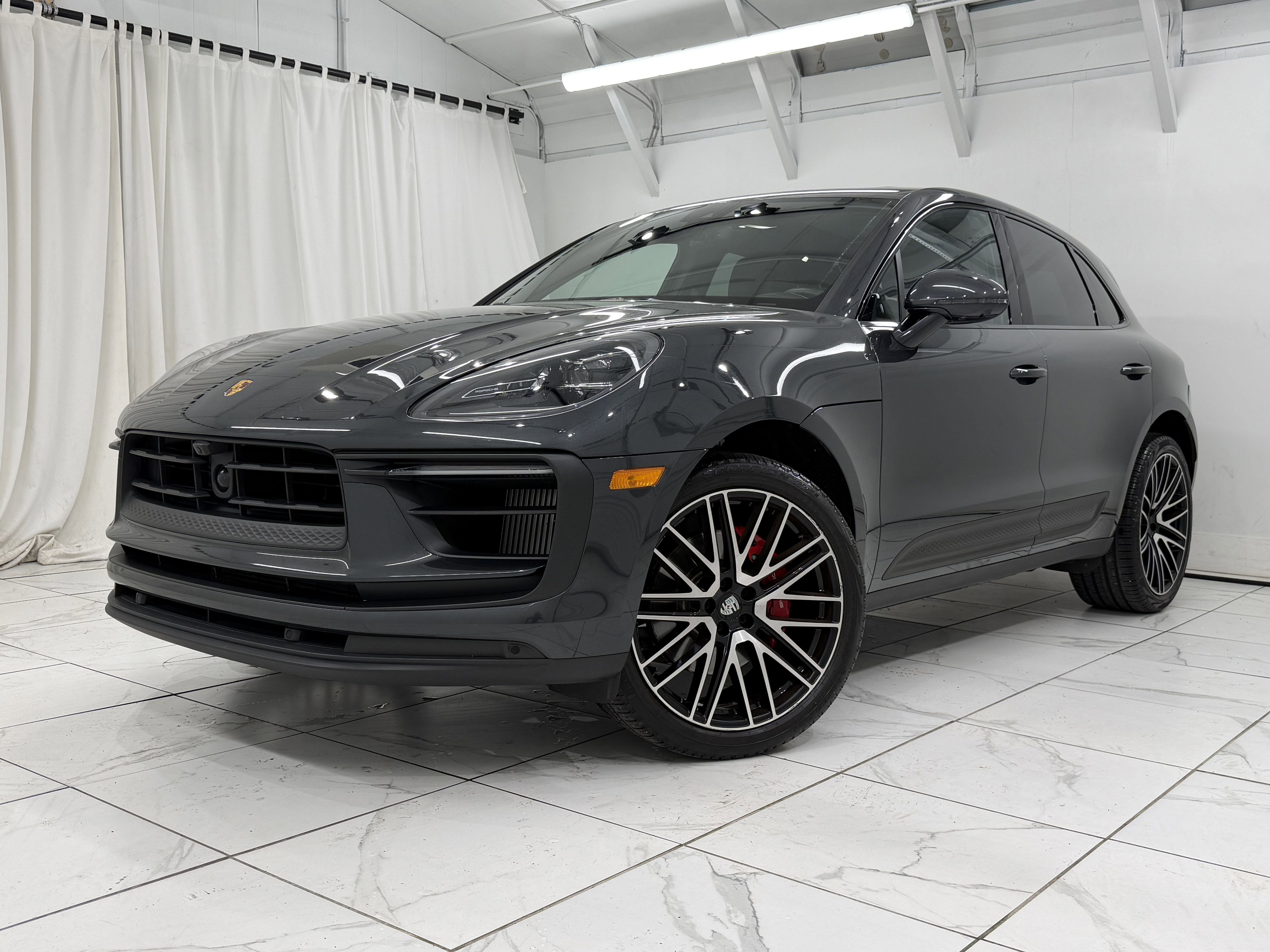 Certified 2022 Porsche Macan S AWD/4WD image 7