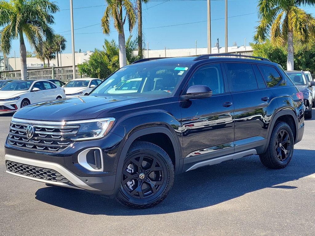 New 2025 Volkswagen Atlas Peak Edition SE