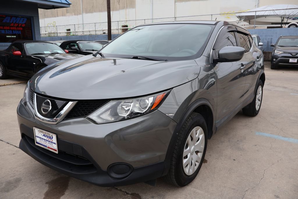 Used 2018 Nissan Rogue Sport S image 3