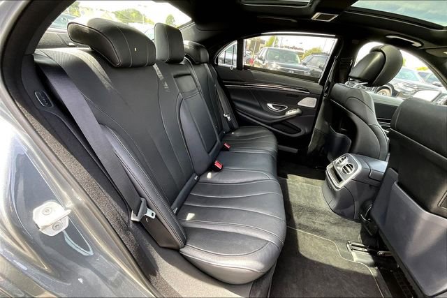 Used 2017 Mercedes-Benz S 550 Sedan image 20