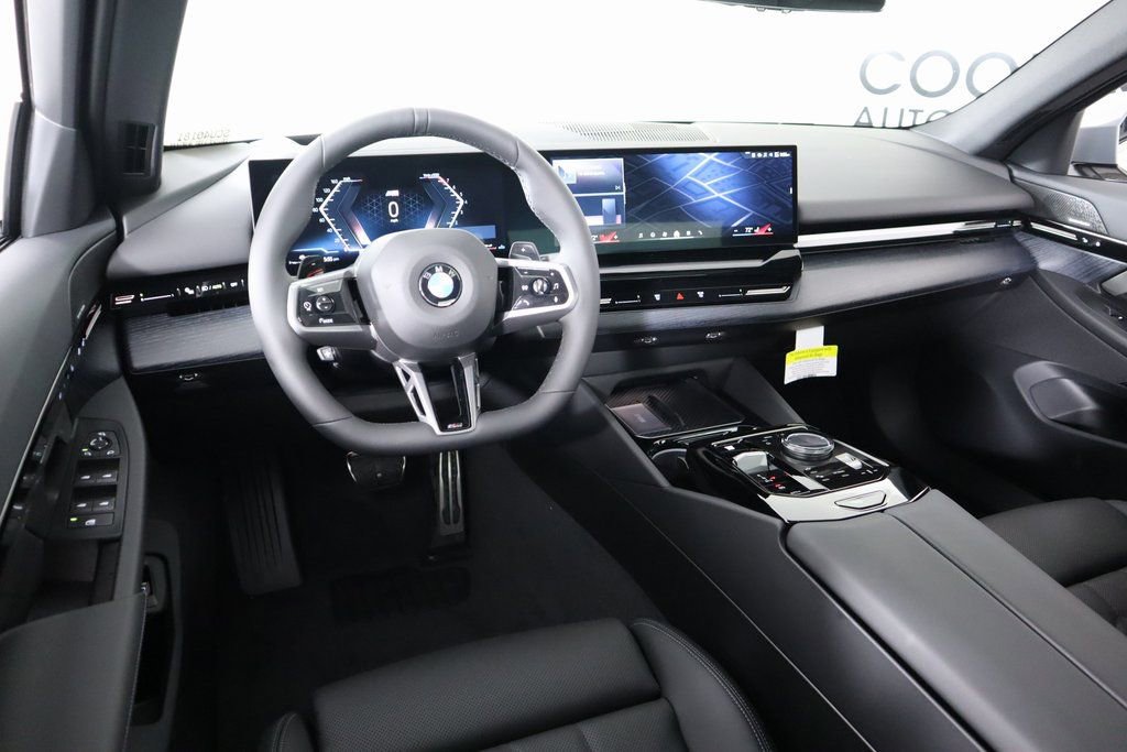New 2025 BMW 530i xDrive w/ M Sport Package video 2