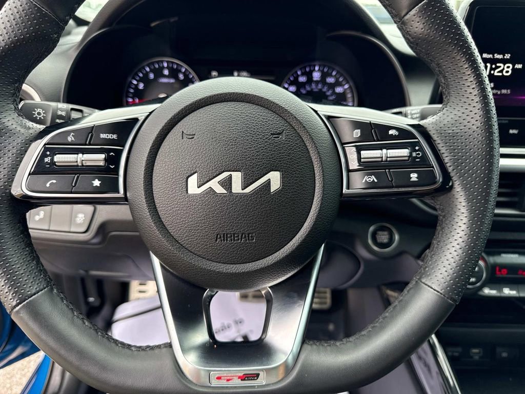 Used 2024 Kia Forte GT-Line w/ GT-Line Premium Package image 18