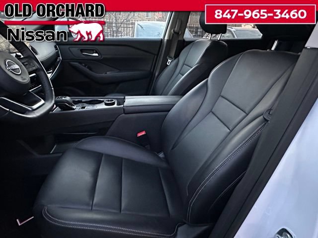 Used 2024 Nissan Rogue SL AWD/4WD image 10
